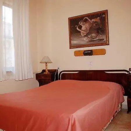 Anfora Residans Hotell 3*